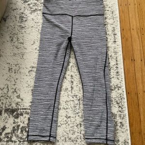Athleta Capri leggings. Size small.